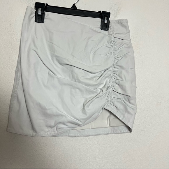 NWT Lamarque Aricia White Genuine Leather Ruched Mini Skirt Size 4 Small - Picture 3 of 7